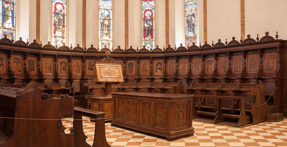 Immagine: coro ligneo Chiesa di Santa Corona