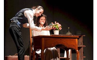 Immagine: "Dietro la maschera"