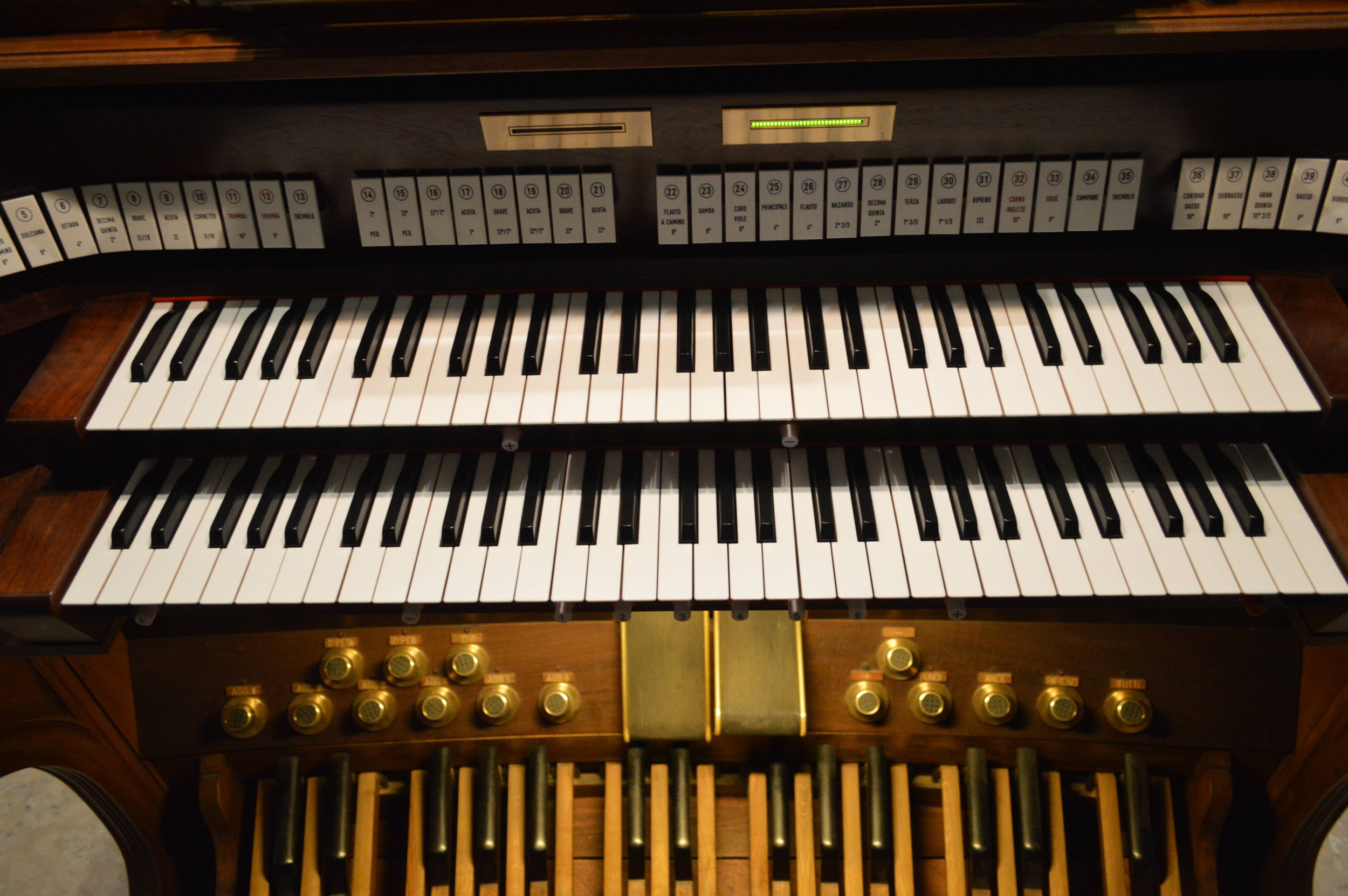 Immagine: Organo della chiesa di S. Gaetano
