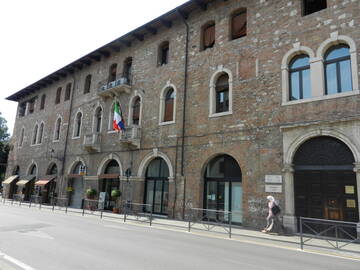 Tourist information (English)