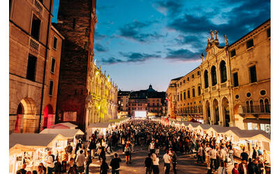 Immagine: Piazza dei Signori sera