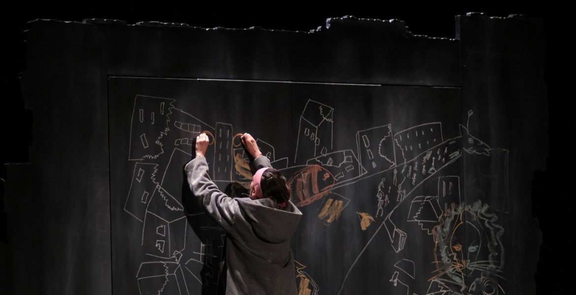 Immagine: sasso-liscio_teatro-nel-baule