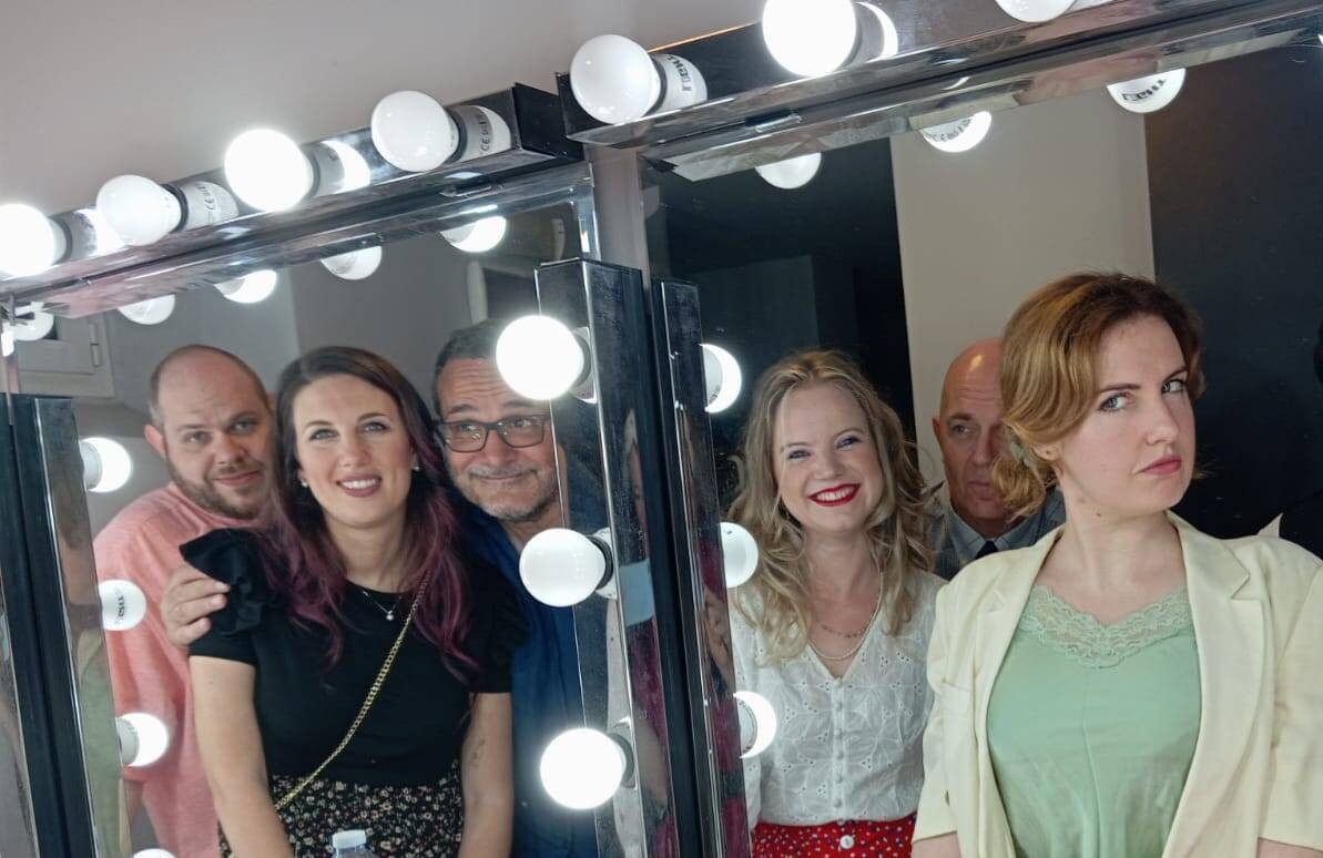 Immagine: "Sei amici in cerca d'autore"