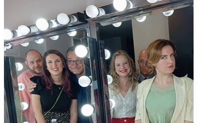 Immagine: "Sei amici in cerca d'autore"