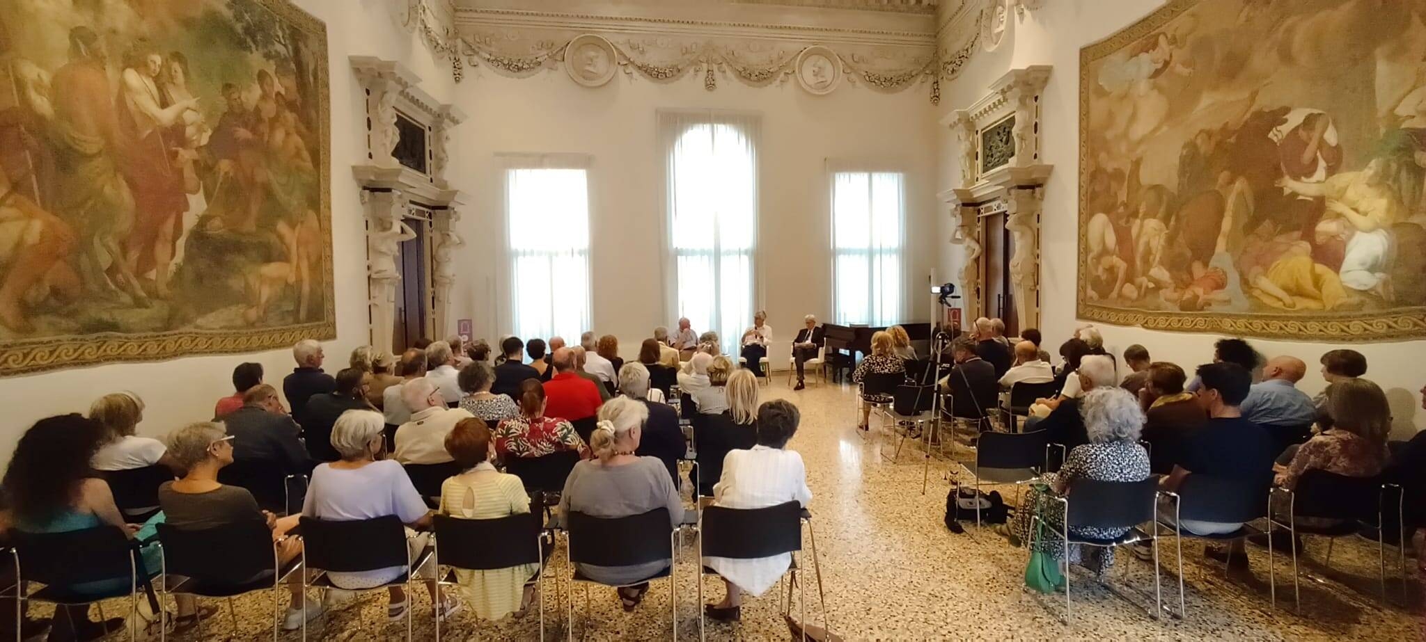Una passata edizione dei Dialoghi di mezza estate - ARCHIVIO ACCADEMIA OLIMPICA