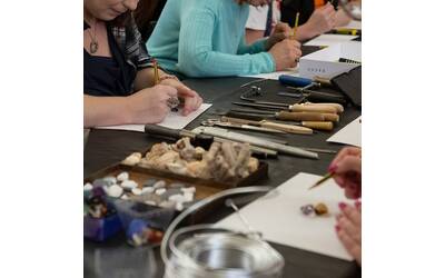 Immagine: Workshop Creativi: crea una collana con elemento in corallo